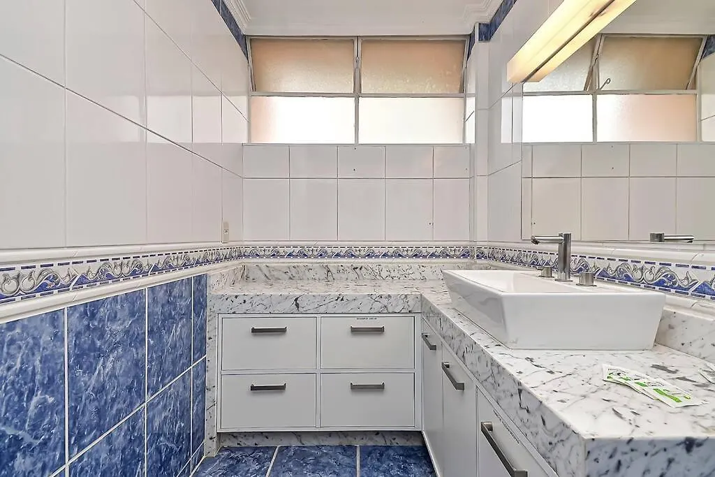Lindo Apartamento Com 3 Quartos E Sacada Na Liberdade Sao Paulo Apartment